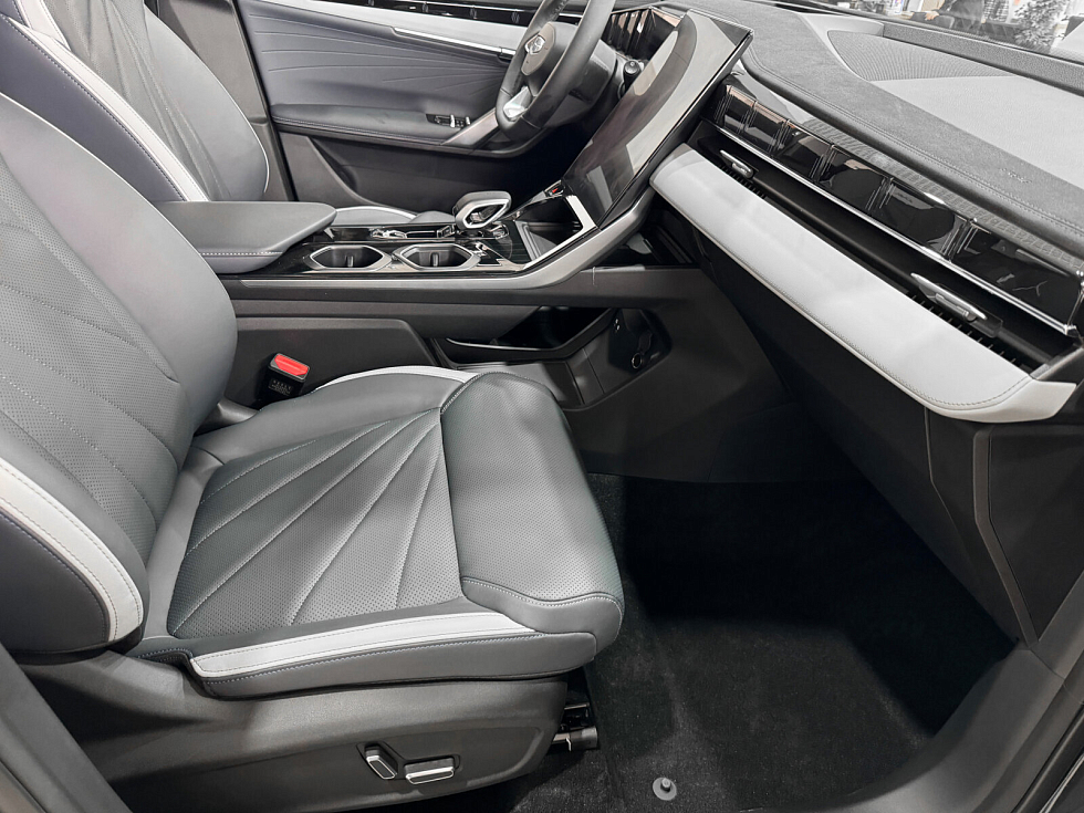 Geely Atlas Люкс, зеленый