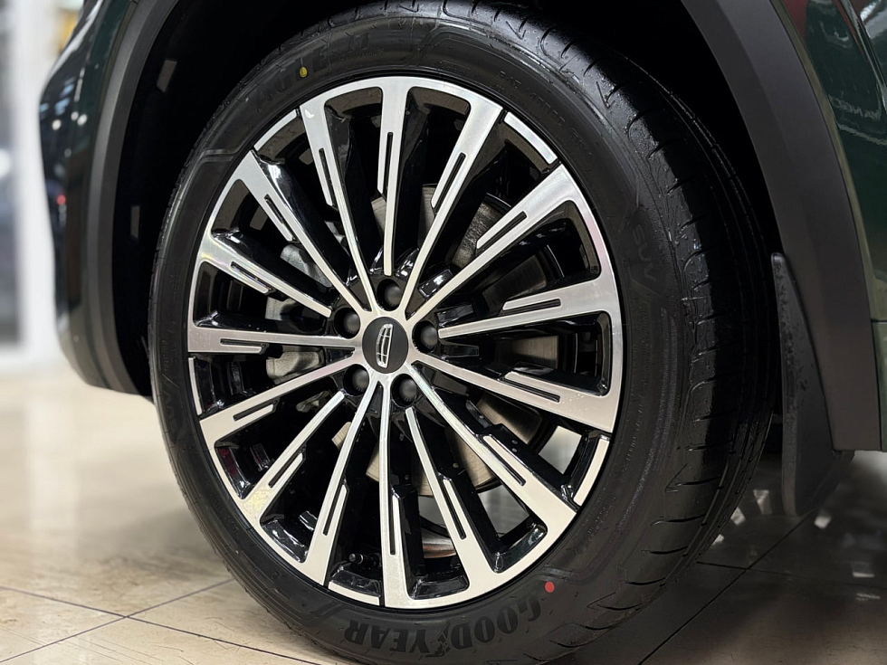 Geely Monjaro Флагман, зеленый