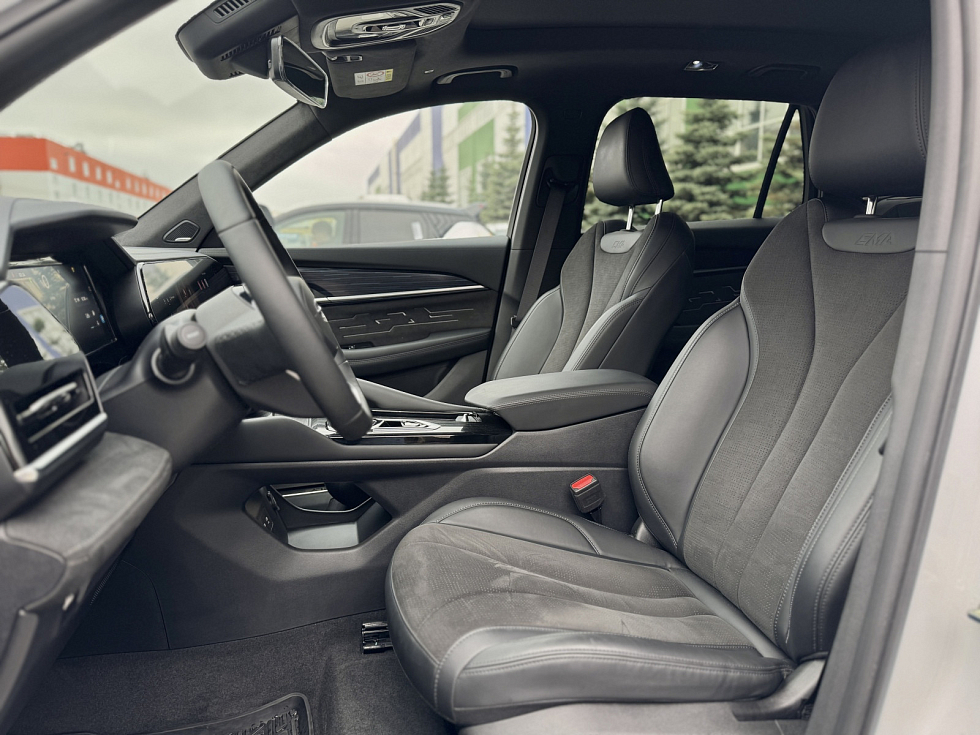 Geely Monjaro Flagship, белый