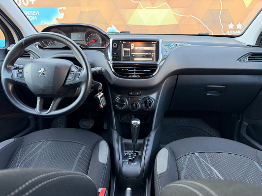 Peugeot 208 Active, 2014 года, пробег 150000 км