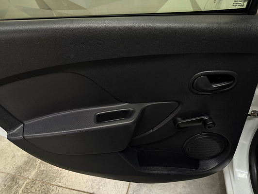 Renault Logan Access, 2015 года, пробег 157838 км