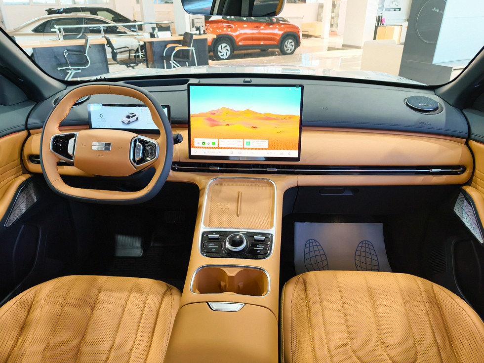 Geely EX5 EM-i Макс, серебряный