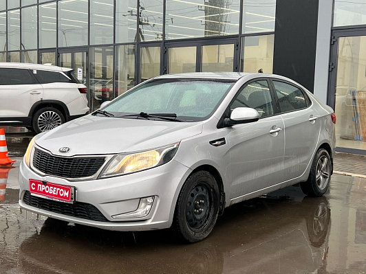 Kia Rio Comfort (без теплых опций), 2014 года, пробег 150000 км