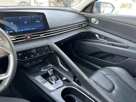 Hyundai Elantra Premium Edition, 2023 года, пробег 32895 км