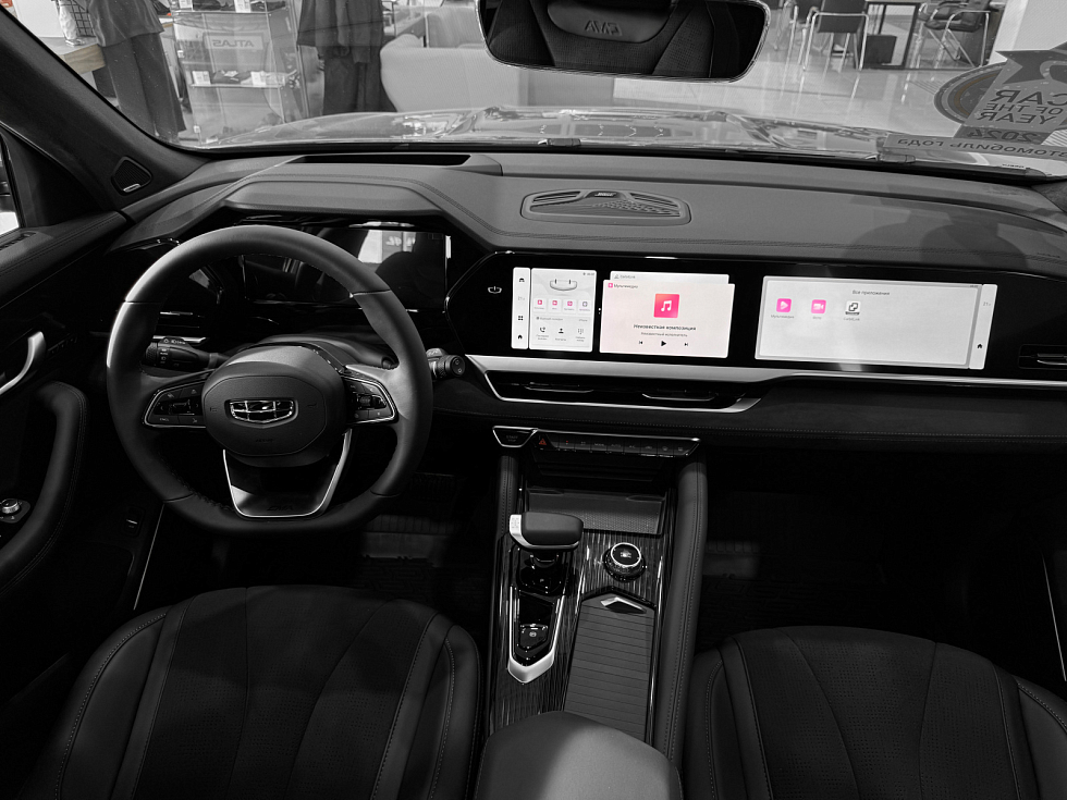 Geely Monjaro , серый