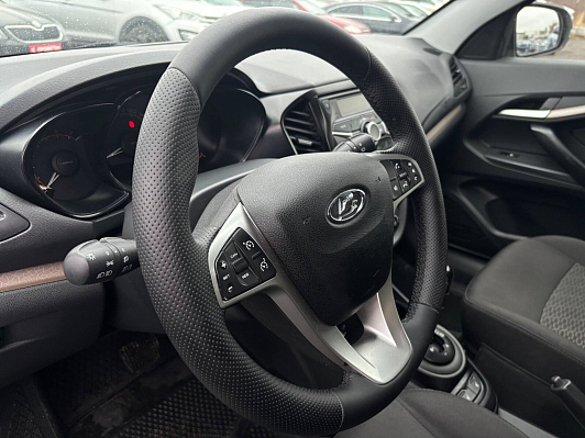 Lada (ВАЗ) Vesta Luxe Multimedia (2017-2019), 2019 года, пробег 92437 км