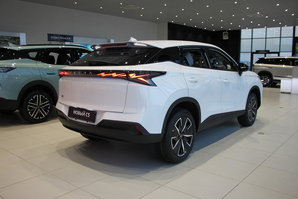 Omoda C5 Актив, белый