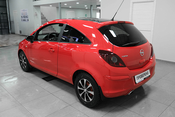 Opel Corsa Color Edition, 2012 года, пробег 158000 км