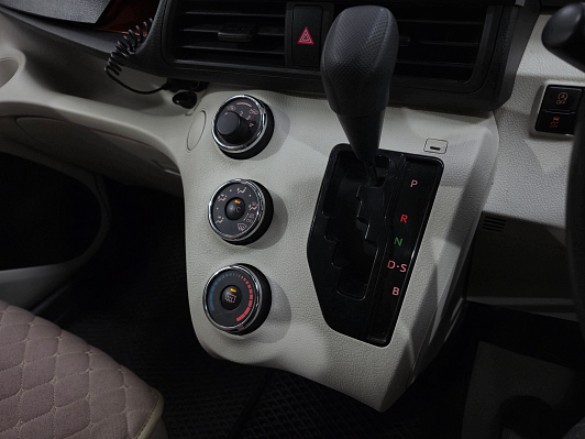 Toyota Sienta, 2018 года, пробег 107369 км