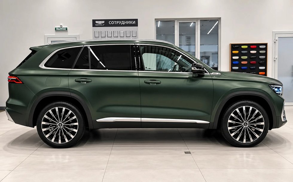 Geely Monjaro Люкс, серый