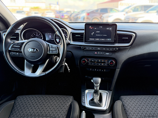 Kia Ceed Luxe, 2019 года, пробег 49489 км