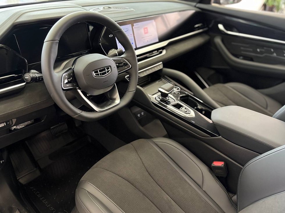 Geely Monjaro Люкс, серый