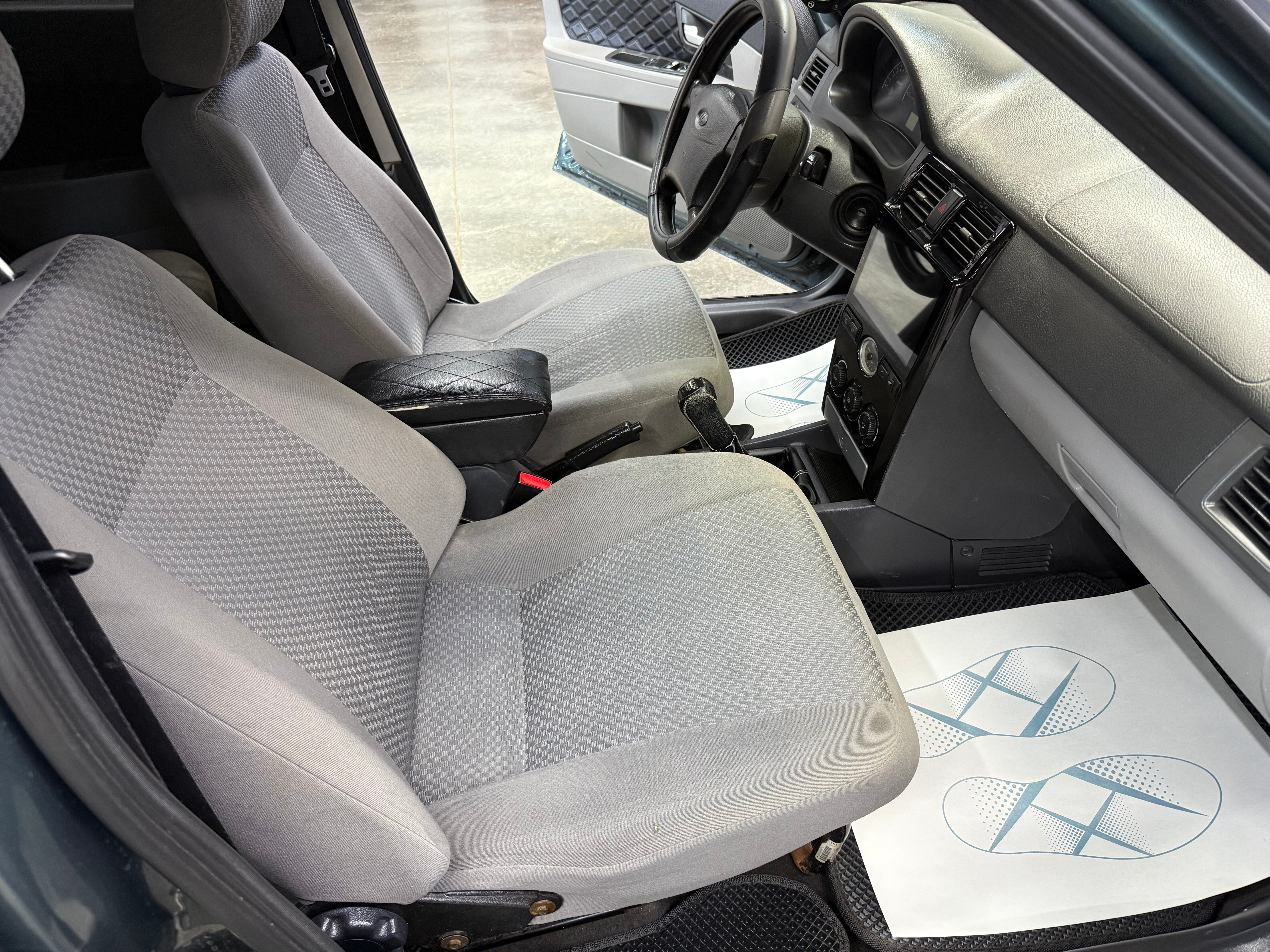 Lada (ВАЗ) Priora Люкс, 2009 года, пробег 287428 км