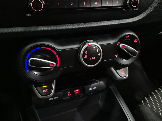 Kia Rio Premium, 2017 года, пробег 68385 км