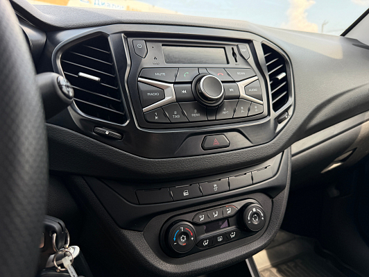Lada (ВАЗ) Vesta Classic Start (2019), 2020 года, пробег 106000 км