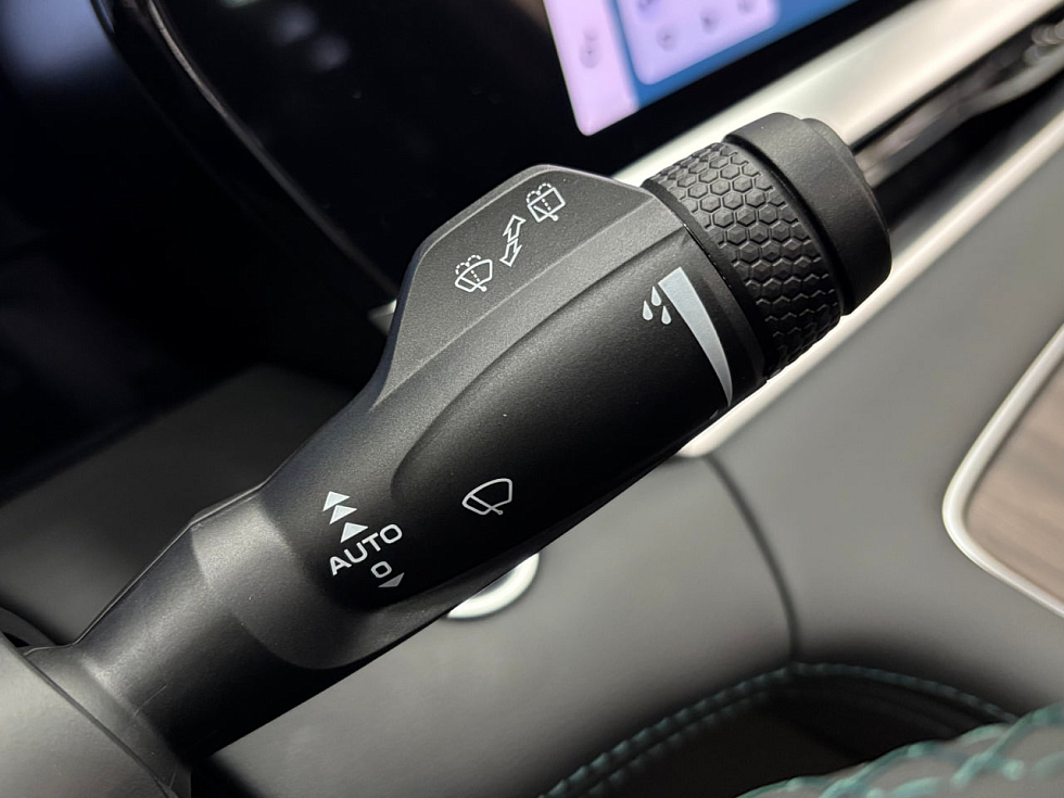 Geely Monjaro Flagship SE, зеленый