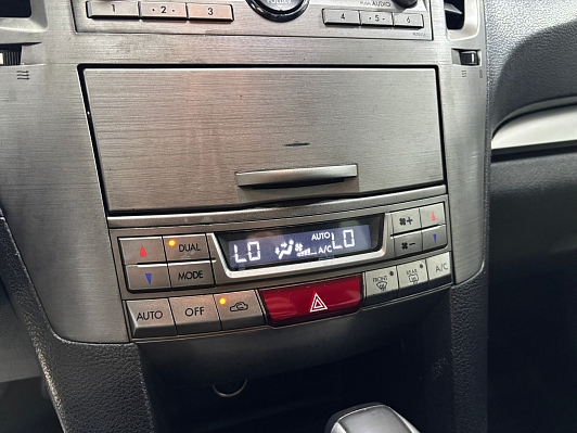 Subaru Outback, 2010 года, пробег 216412 км
