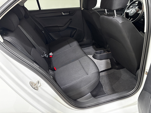 Skoda Rapid Hockey Edition Active, 2018 года, пробег 140000 км