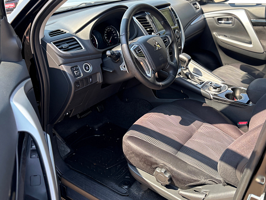 Mitsubishi Pajero Sport Instyle, 2019 года, пробег 72000 км