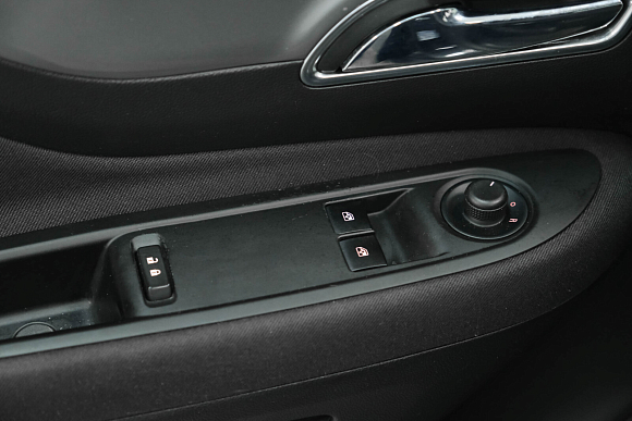 Opel Mokka Essentia, 2014 года, пробег 97000 км