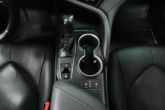 Toyota Camry Элеганс, 2021 года, пробег 107046 км