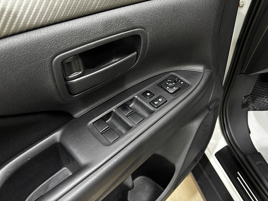 Mitsubishi Outlander Invite, 2014 года, пробег 131630 км
