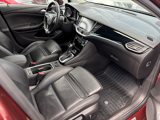 Opel Astra, 2018 года, пробег 190400 км