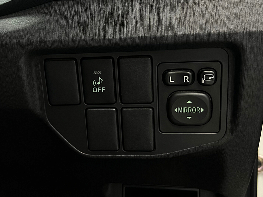 Toyota Prius, 2015 года, пробег 114584 км