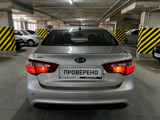 Kia Rio Comfort (без теплых опций), 2012 года, пробег 214000 км