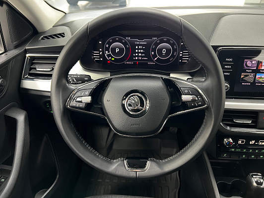 Skoda Rapid Style, 2021 года, пробег 107800 км