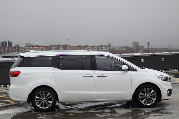 Kia Carnival, 2016 года, пробег 134500 км