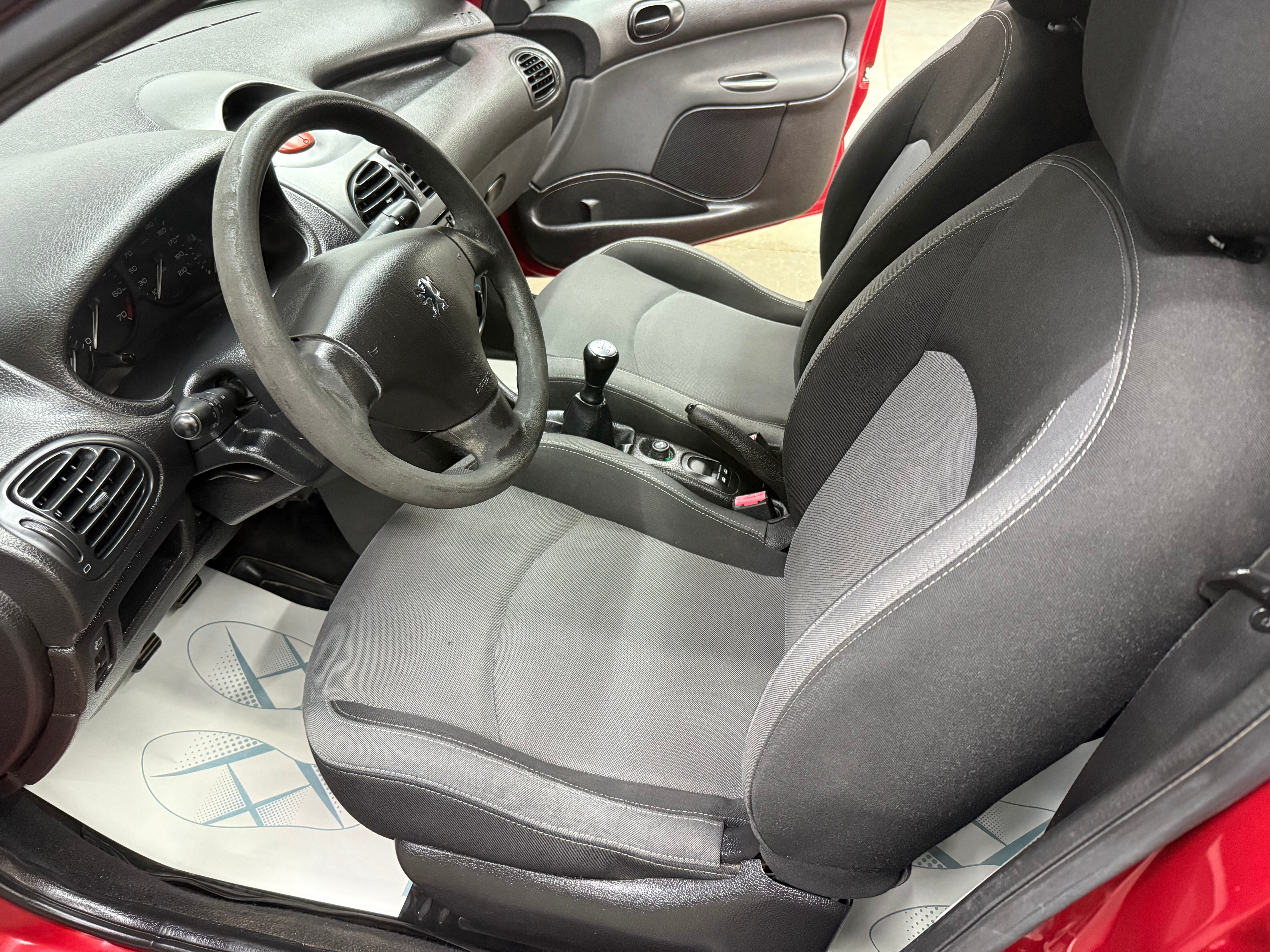 Peugeot 206, 2009 года, пробег 164950 км