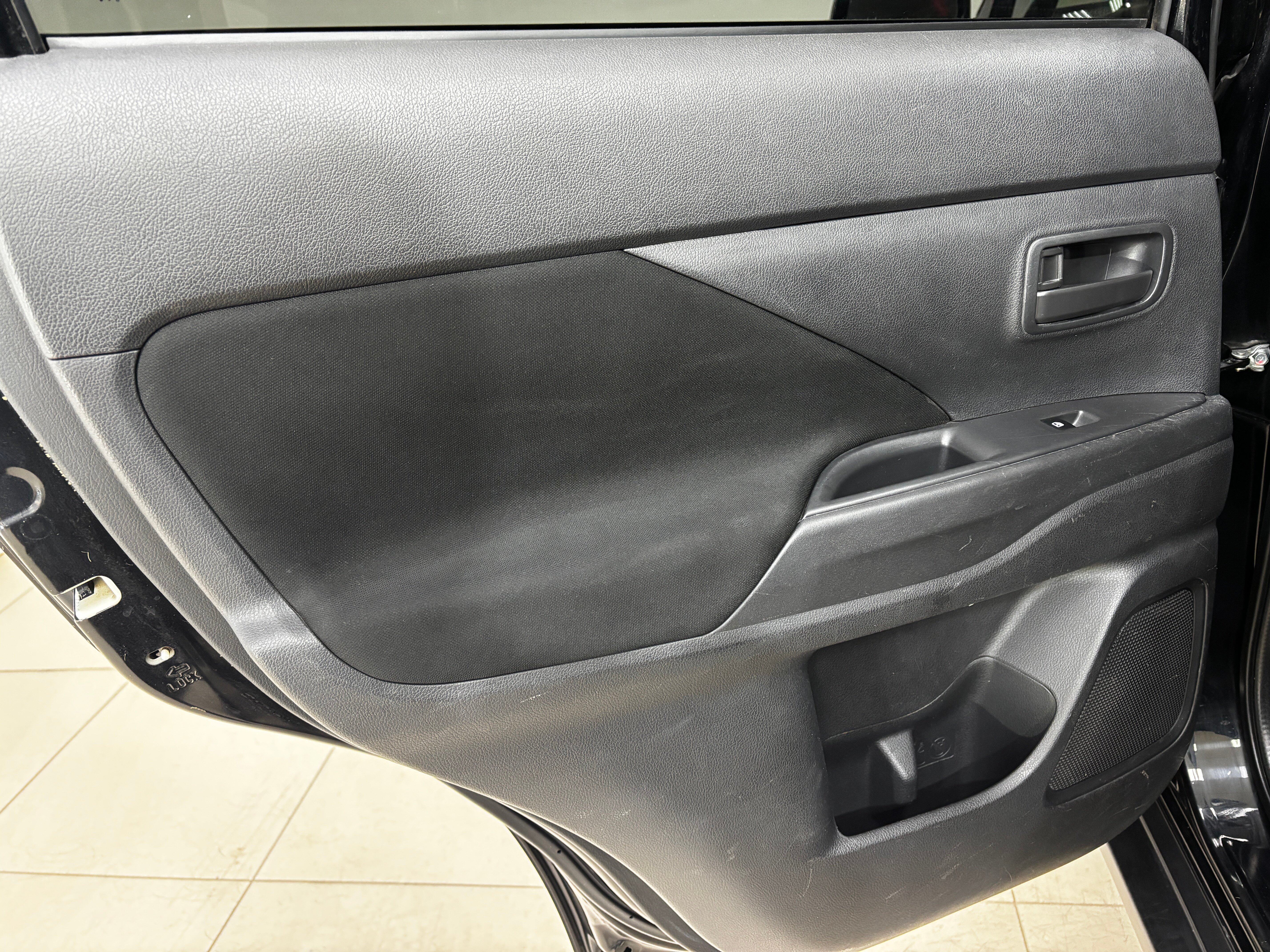 Mitsubishi Outlander Invite, 2015 года, пробег 182216 км