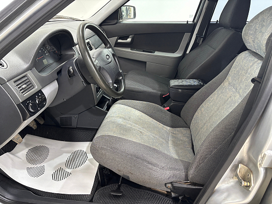 Lada (ВАЗ) Priora Люкс, 2011 года, пробег 176731 км