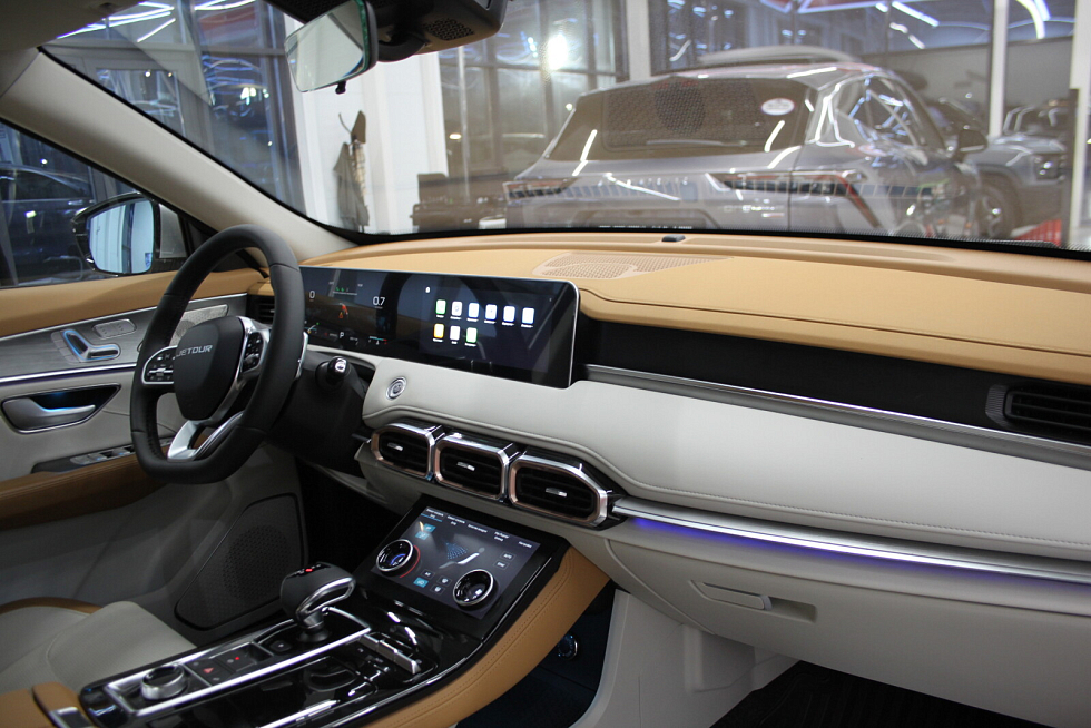 JETOUR X70 PLUS Luxury, серебряный