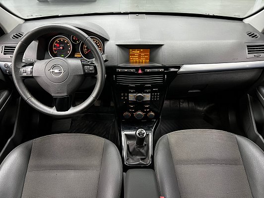 Opel Astra Cosmo, 2011 года, пробег 122000 км