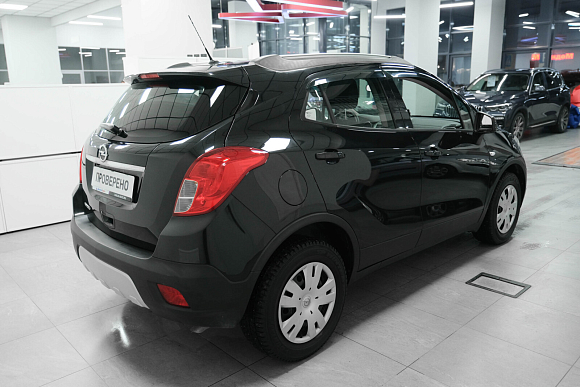 Opel Mokka Essentia, 2014 года, пробег 97000 км
