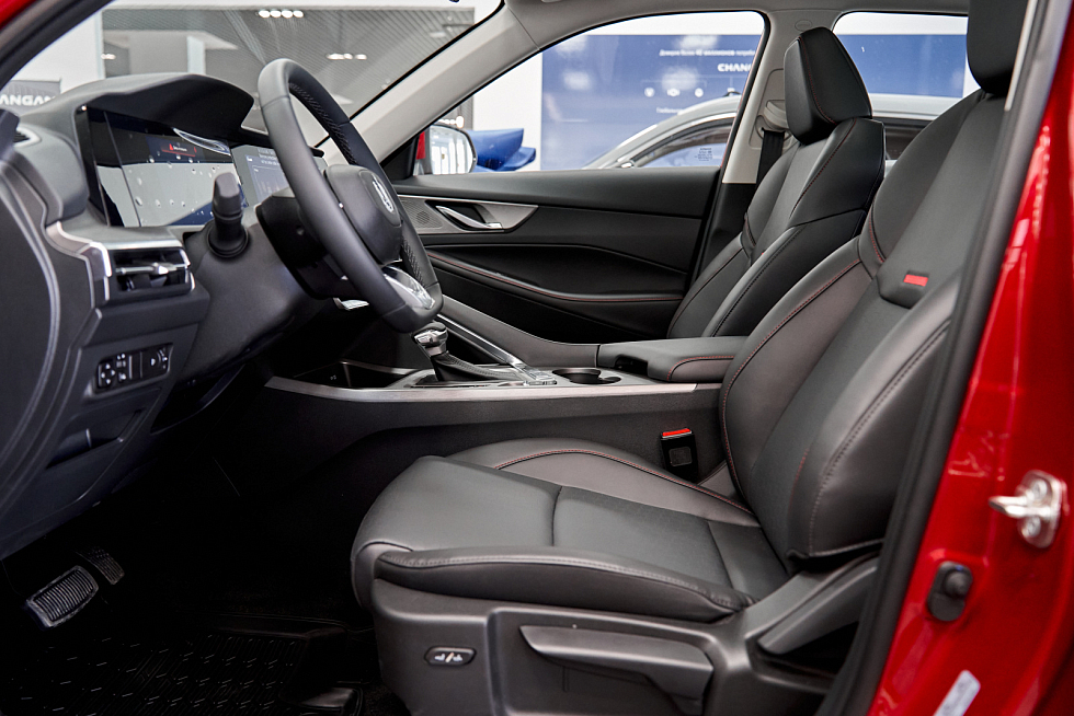 Changan CS35 Plus Tech, красный