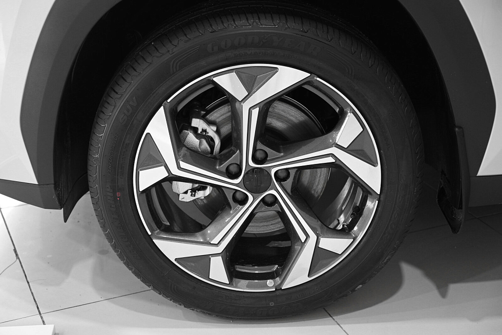 Geely Atlas Флагман, серебряный