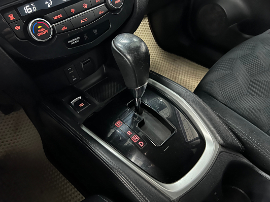 Nissan X-Trail SE, 2017 года, пробег 190000 км