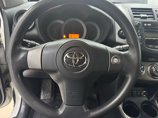 Toyota RAV4, 2010 года, пробег 179332 км