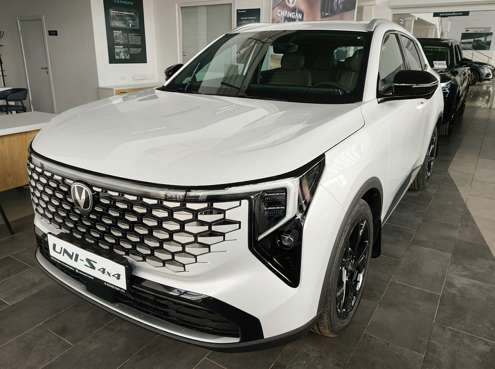 Changan UNI-S Техно, белый