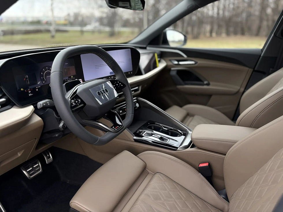Audi Q5 40 TFSI quattro Luxury Dynamic, белый