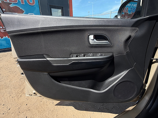 Kia Rio Luxe, 2013 года, пробег 202730 км