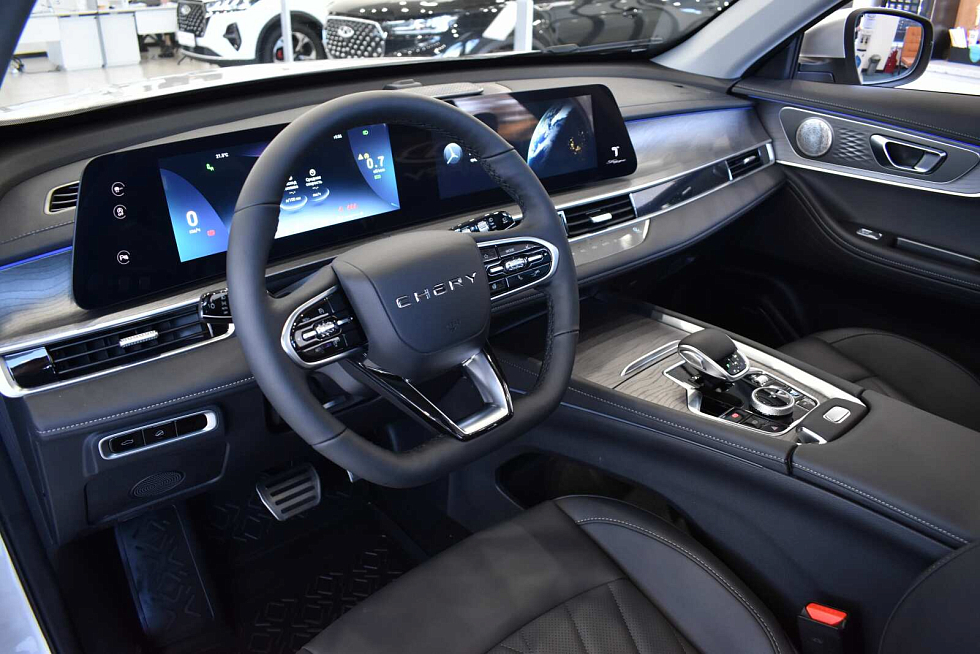 Chery Tiggo 8 Pro Max Ultimate 4WD, серебряный