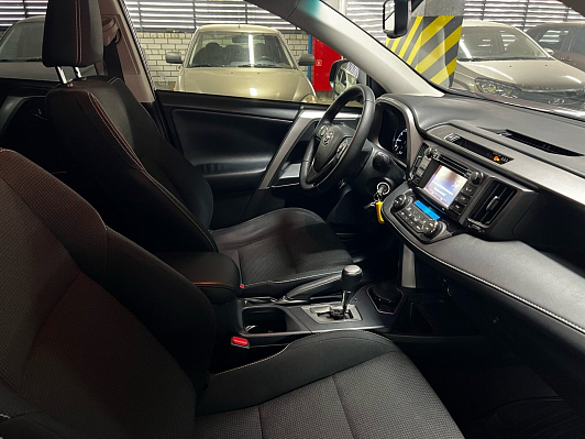 Toyota RAV4 Комфорт, 2016 года, пробег 103500 км