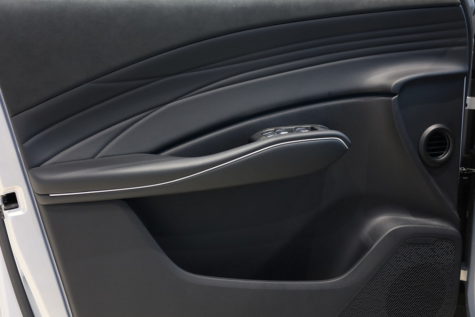 Omoda C7 Joy, серебряный