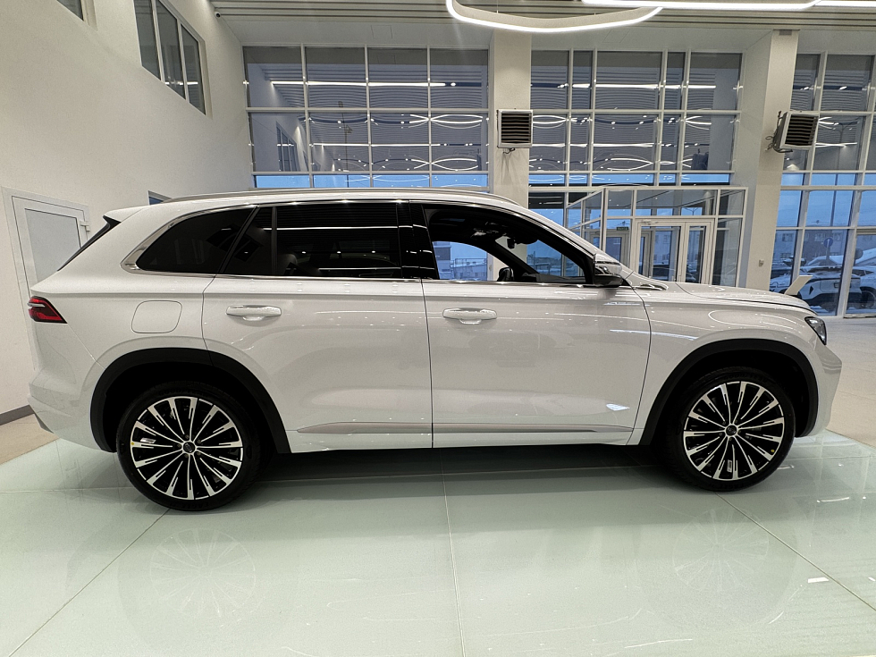 Geely Monjaro Flagship SE, белый