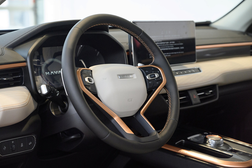 Haval Jolion Техно+, красный