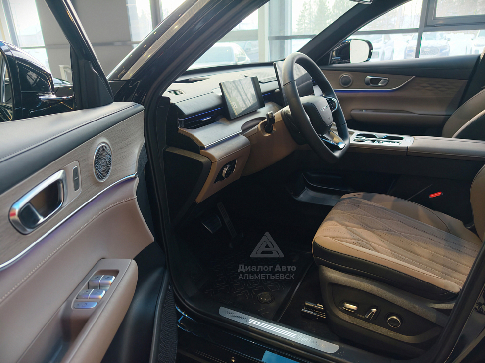 Tenet T8 Ультра 4WD, черный